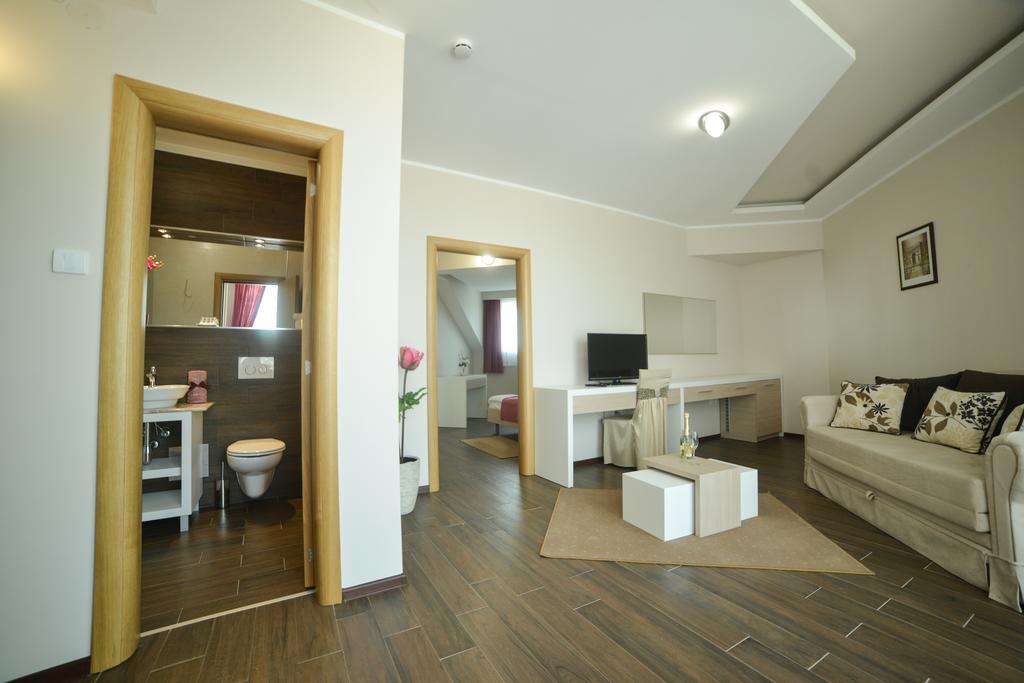 Kesten Futog 部屋 写真