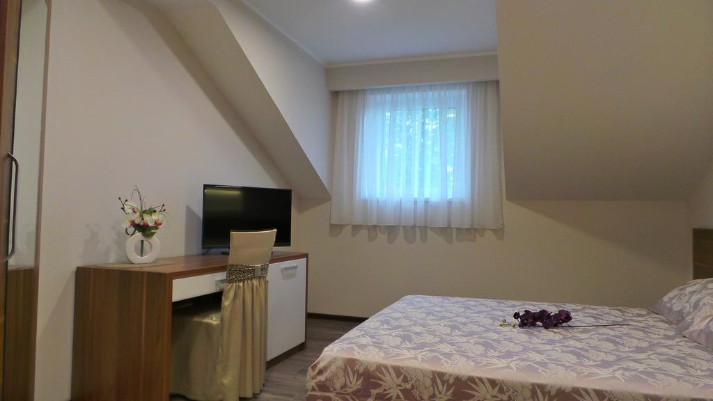 Kesten Futog 部屋 写真