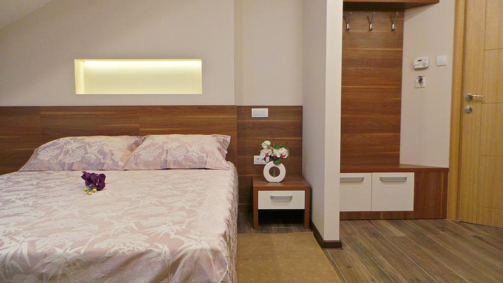 Kesten Futog 部屋 写真